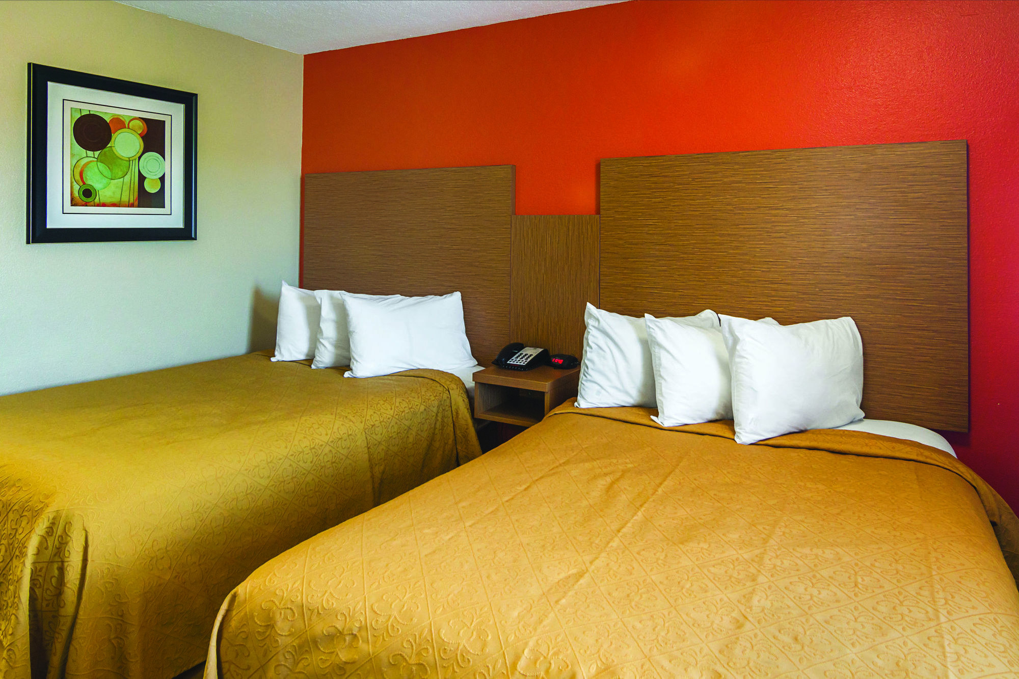 Days Inn & Suites By Wyndham Arlington Near Six Flags الغرفة الصورة